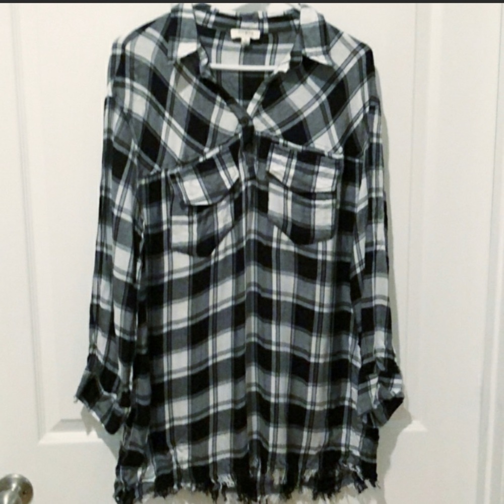 Umgee's 1XL Black and White Plaid Top
